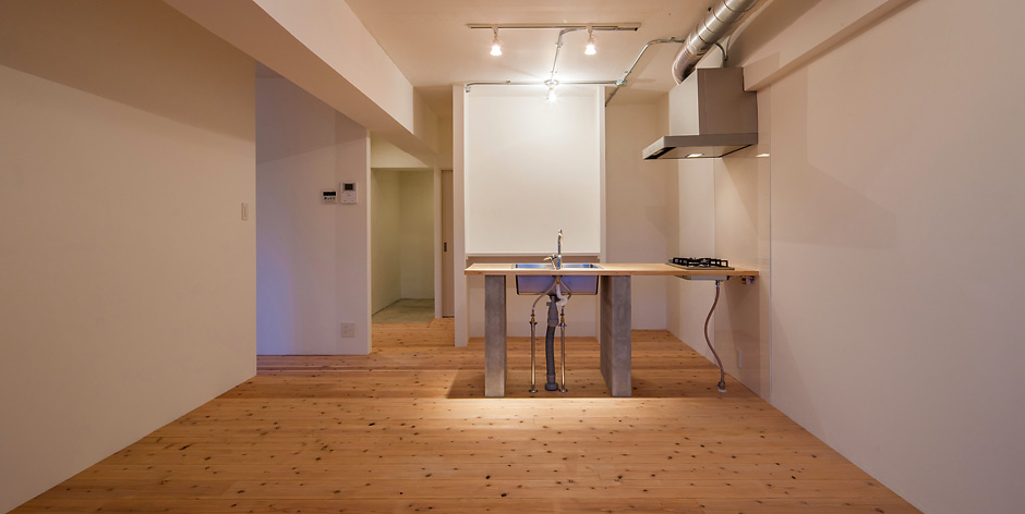 3DKの中古マンションを広々1LDKにリノベーション。既存の壁を全部取り払い、すべての空間がゆるやかにつながった、開放感たっぷりのナチュラルな住まいに生まれ変わりました。