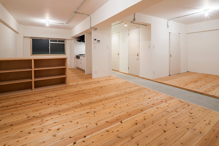 外のような中のような、そんな不思議なパラドックスを感じる空間です