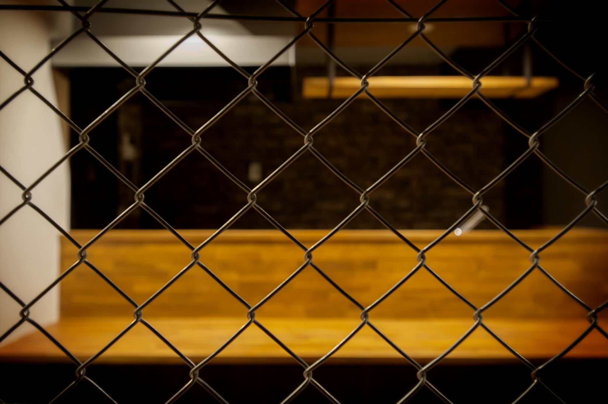 フェンスから見たキッチン。
アメリカンな雰囲気が醸し出されています。