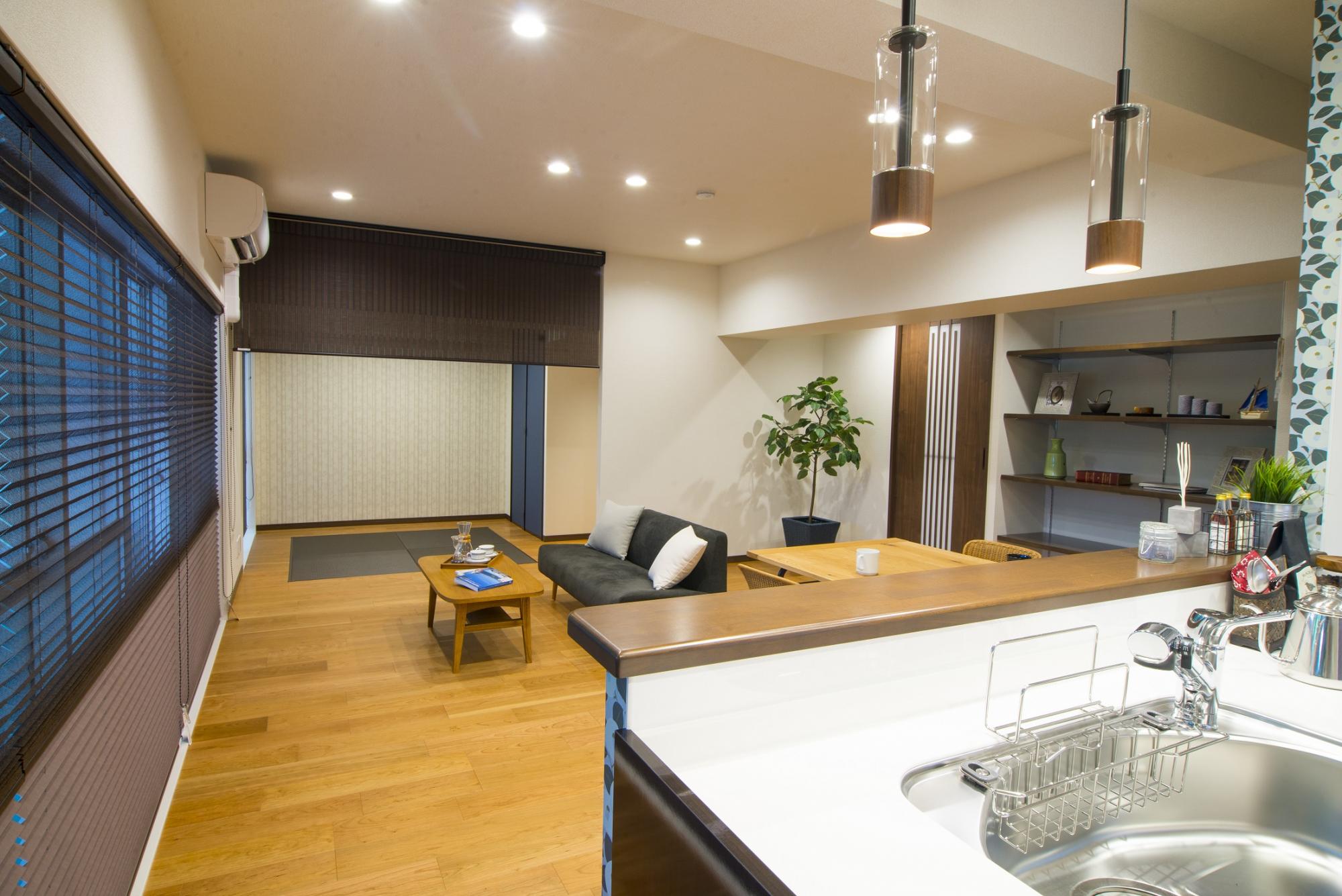 「アジアンMIXスタイル（文京区）」のリビングダイニング