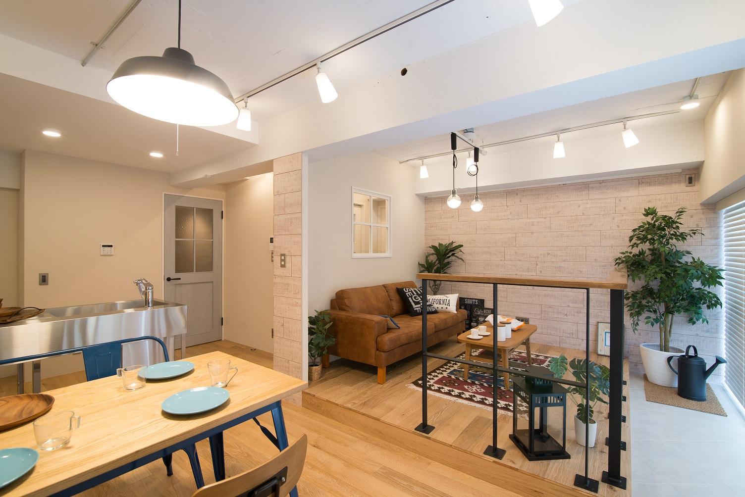 「リビングにカフェテラスの雰囲気を！」のリビングダイニング