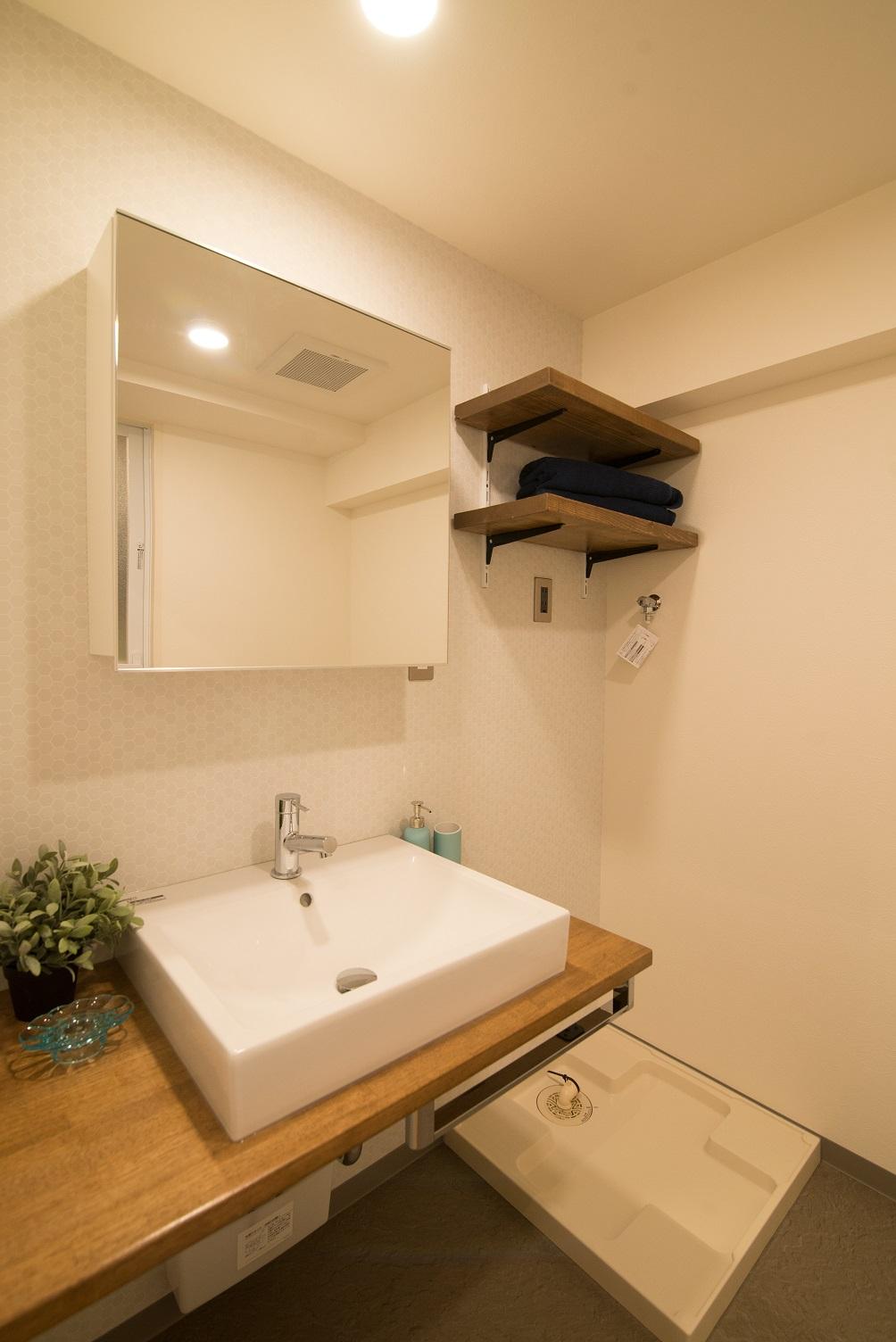 「リビングにカフェテラスの雰囲気を！」のお風呂・洗面所・トイレ