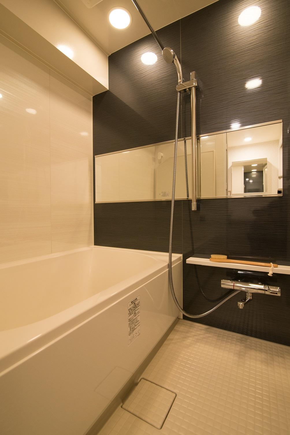 「リビングにカフェテラスの雰囲気を！」のお風呂・洗面所・トイレ