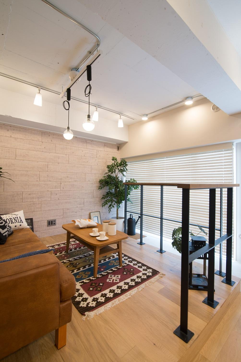 「リビングにカフェテラスの雰囲気を！」のリビングダイニング