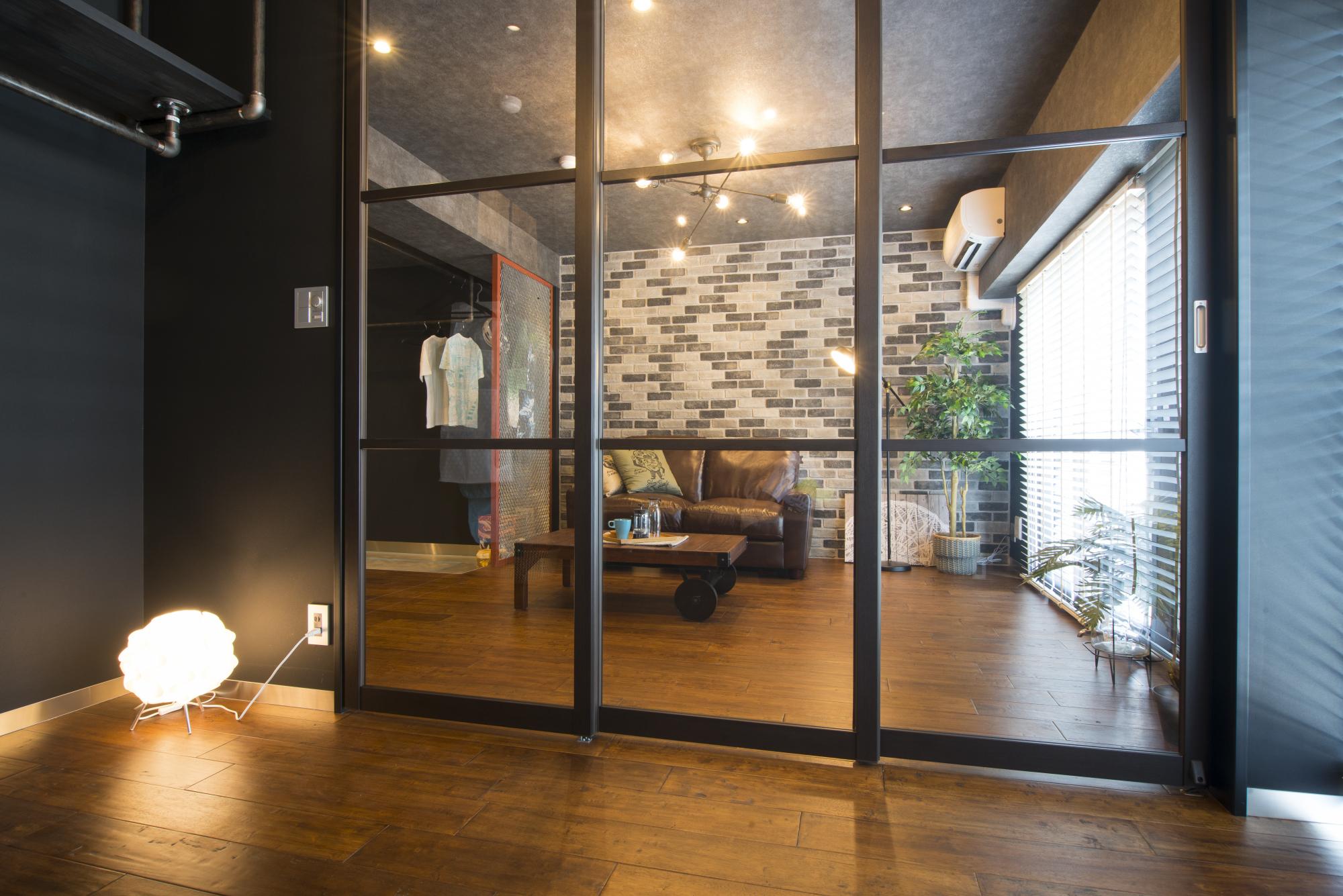 「ビンテージ風の大人な雰囲気」の寝室