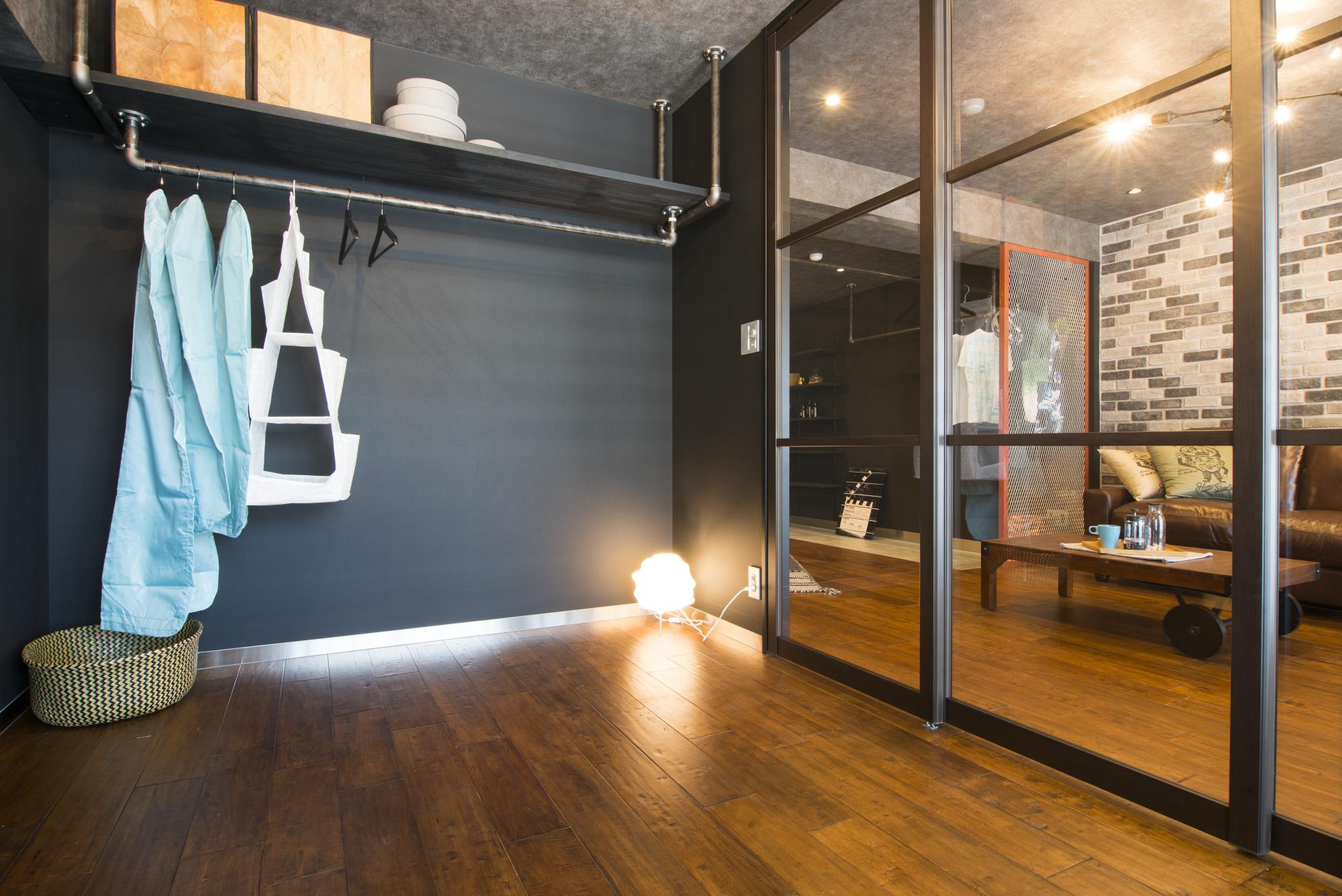 「ビンテージ風の大人な雰囲気」の収納・クローゼット