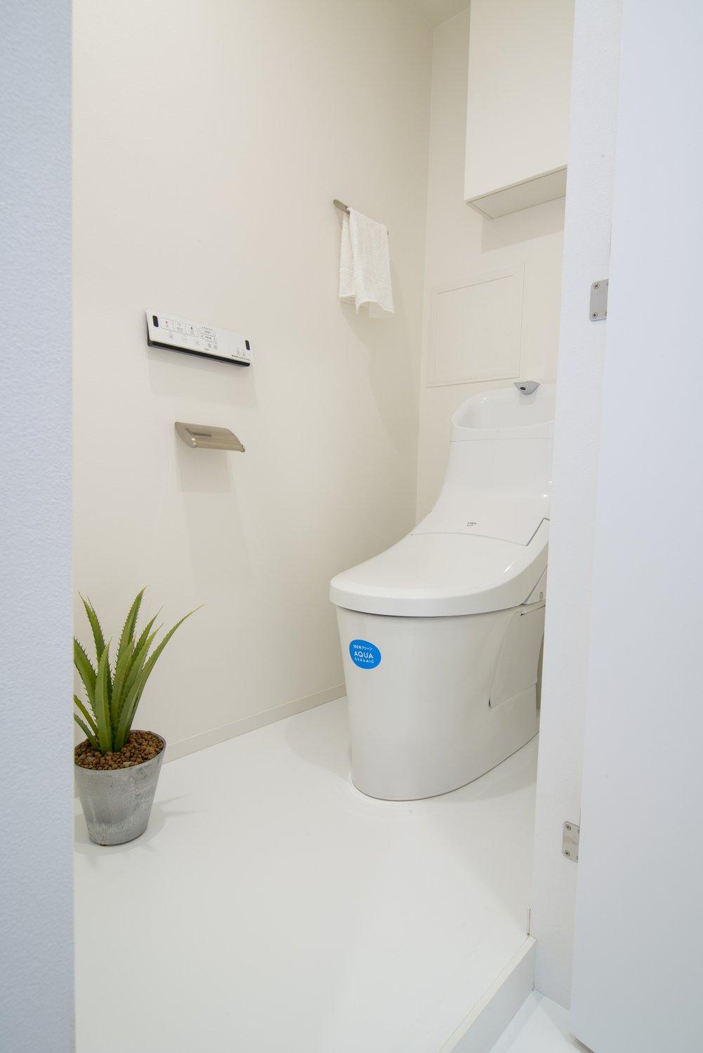 「建築家の好む家」のお風呂・洗面所・トイレ