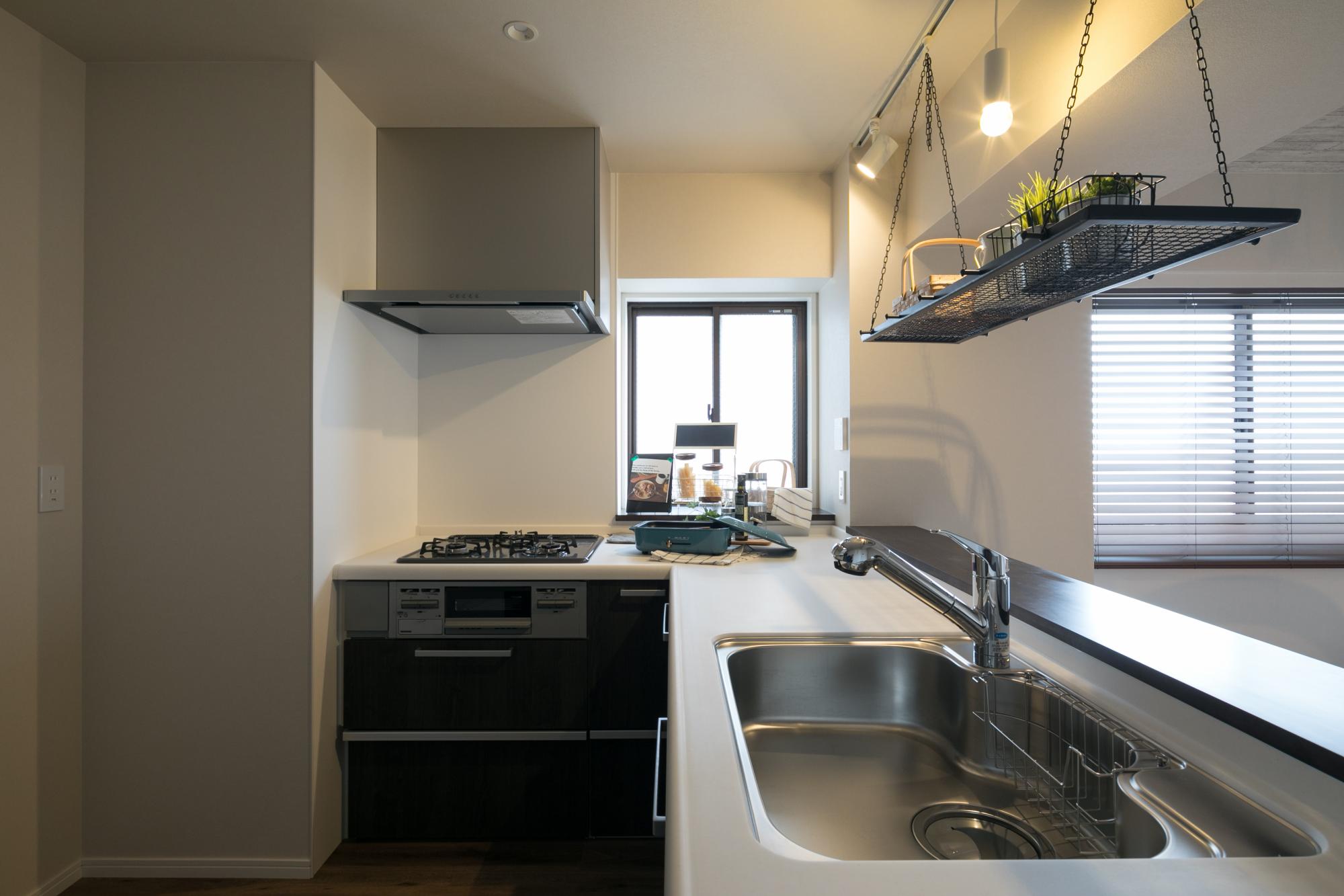 「グリーンが好きなあなたに」のキッチン