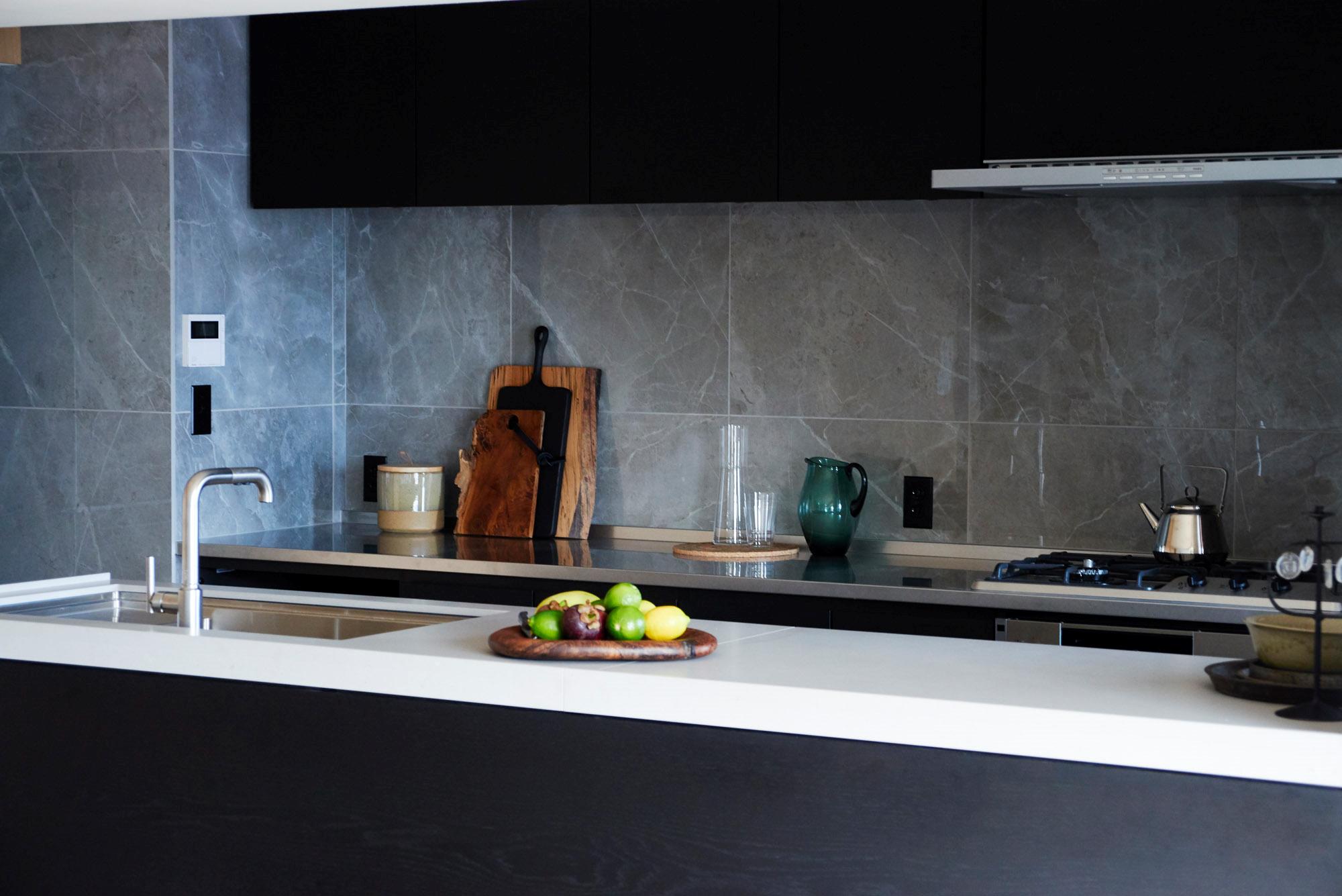 「RE : Apartment UNITED ARROWS LTD. 青山」のキッチン