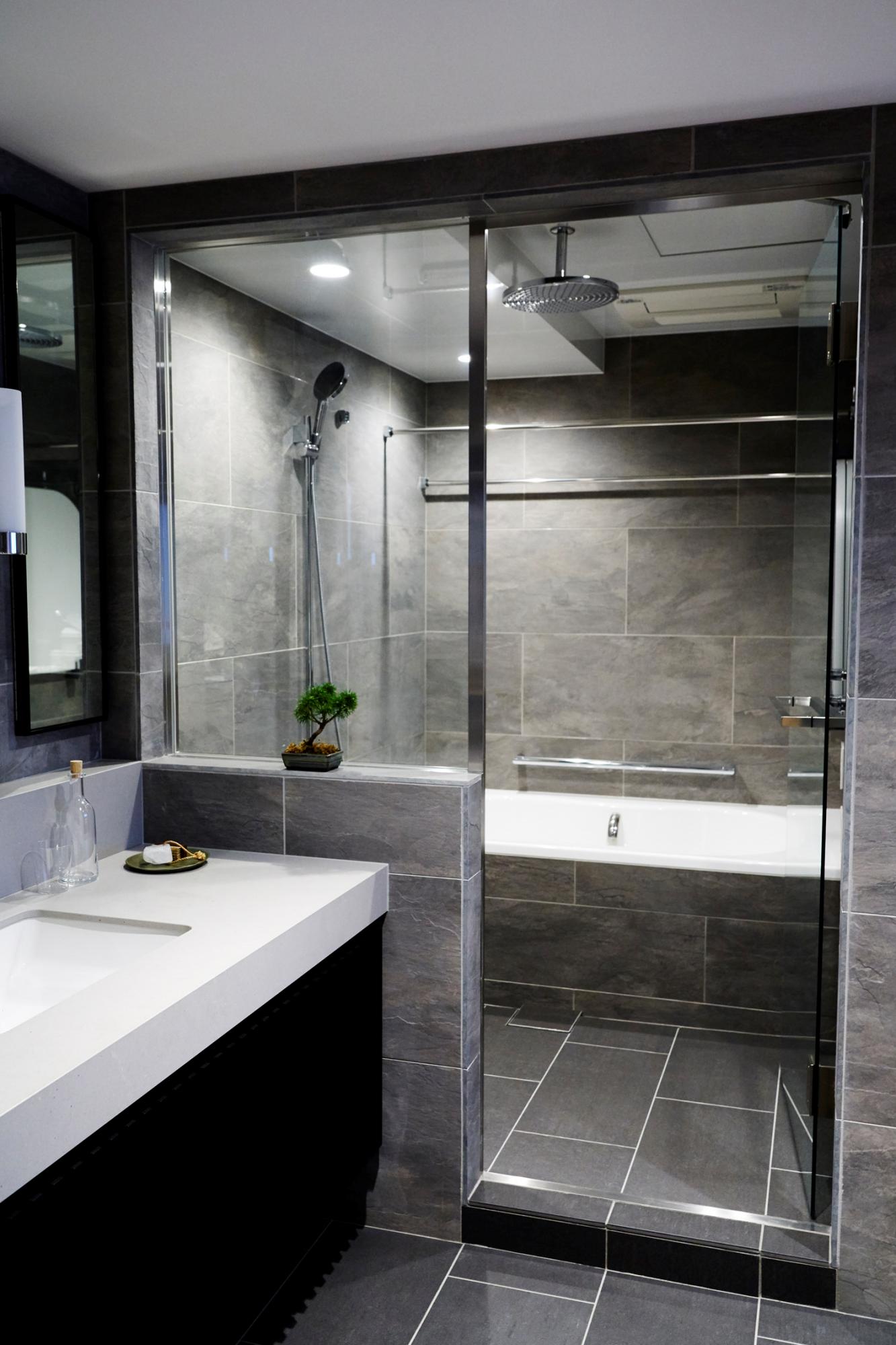 「RE : Apartment UNITED ARROWS LTD. 青山」のお風呂・洗面所・トイレ