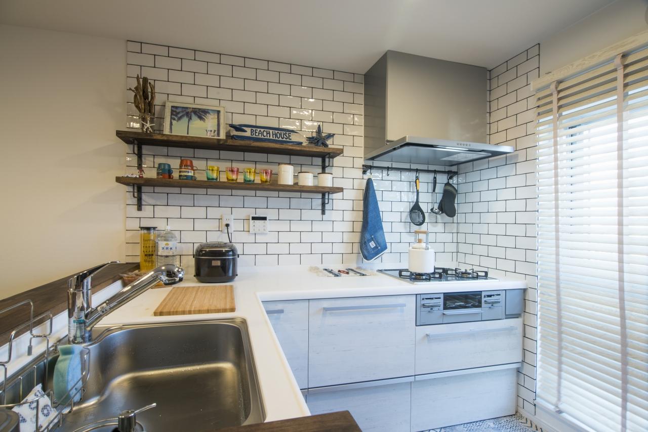 「家族みんなが楽しく暮らせるゆとりの空間を実現させた家」のキッチン