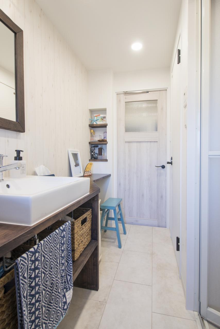 「家族みんなが楽しく暮らせるゆとりの空間を実現させた家」のお風呂・洗面所・トイレ