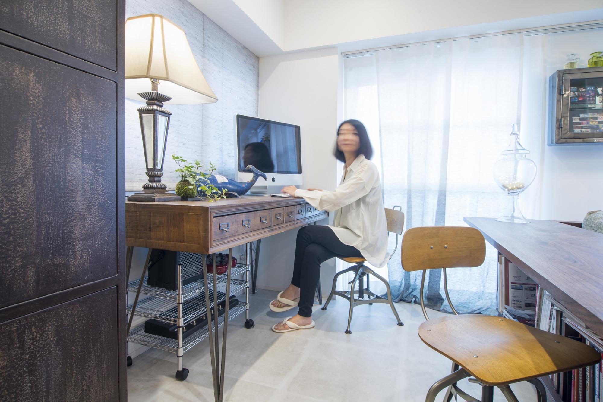 「駅近物件を自分たち好みにリノベーション」のリビングダイニング