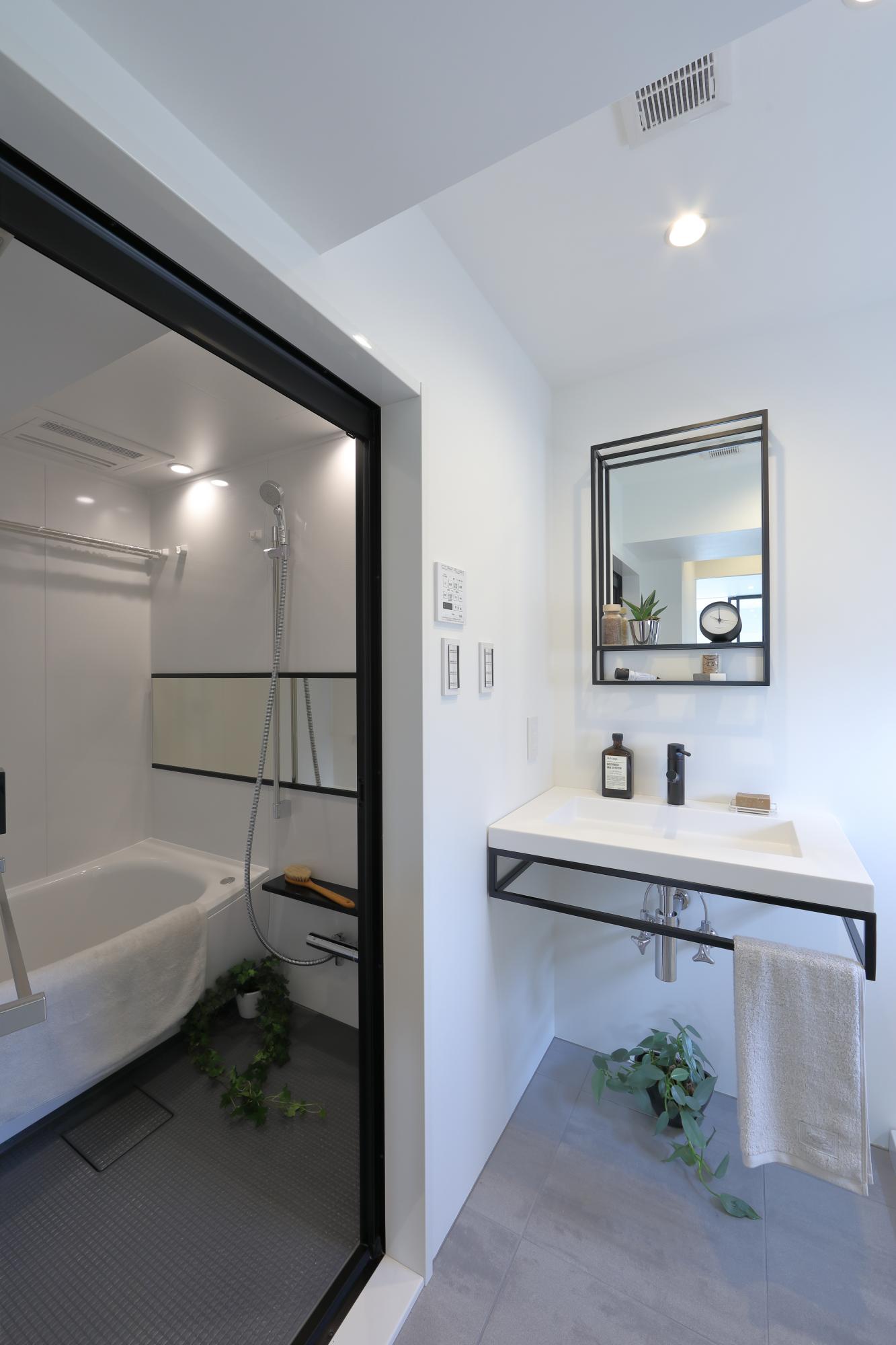 「RE : Apartment UNITED ARROWS LTD. 原宿」のお風呂・洗面所・トイレ