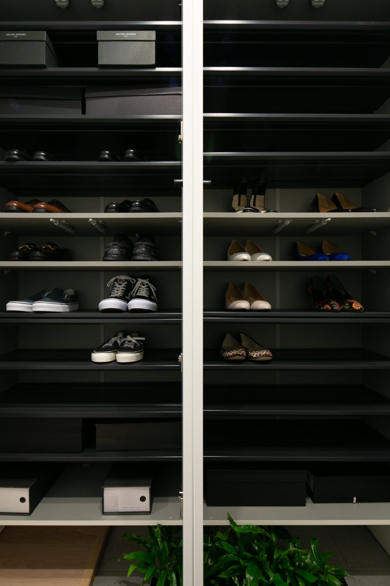 「RE : Apartment UNITED ARROWS LTD. 三軒茶屋」の玄関・土間