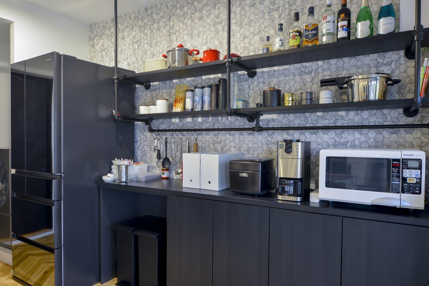 「住みたかった街で見つけた中古物件。こだわりのリノベーションで理想のお部屋に大変身」のキッチン