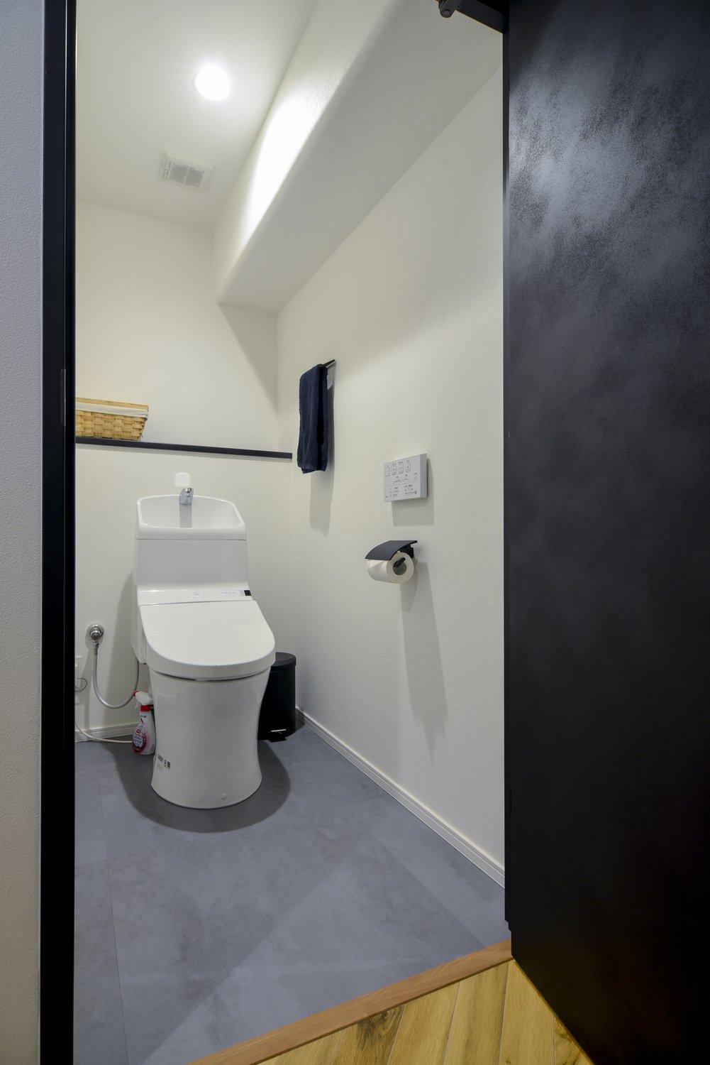 「住みたかった街で見つけた中古物件。こだわりのリノベーションで理想のお部屋に大変身」のお風呂・洗面所・トイレ