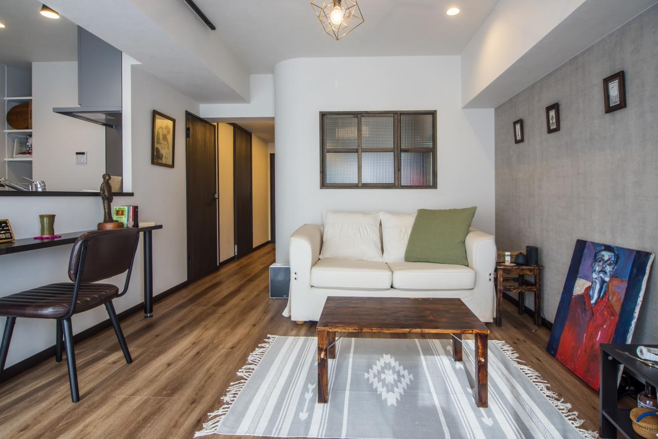 「間取りへのこだわりをカタチに。帰りたい街に作り上げた理想のお部屋」のリビングダイニング