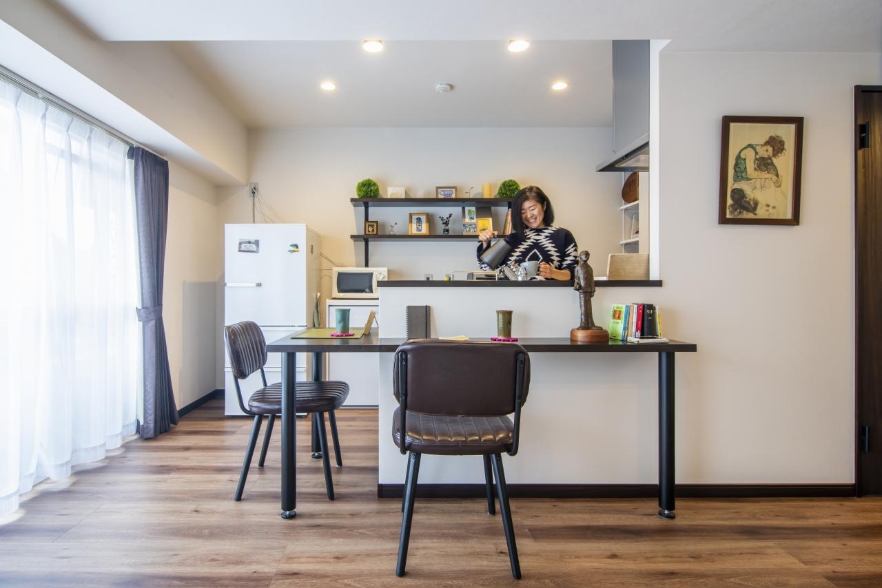 「間取りへのこだわりをカタチに。帰りたい街に作り上げた理想のお部屋」のリビングダイニング