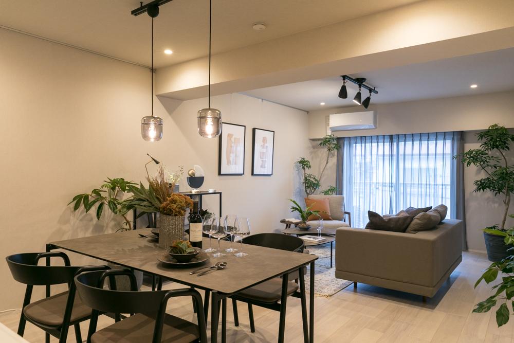 「マイリノ スマートホーム」のリビングダイニング