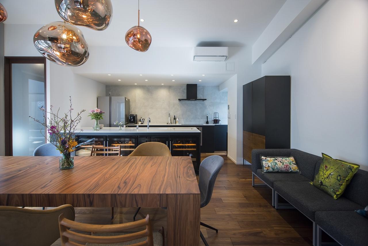 TVが主役ではない、心地良い空間と自分たちらしさを兼ね備えた空間です。