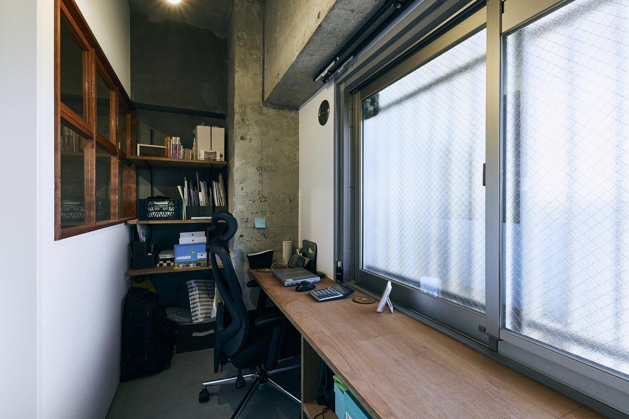 土間の奥にはワークスペースを設けています。