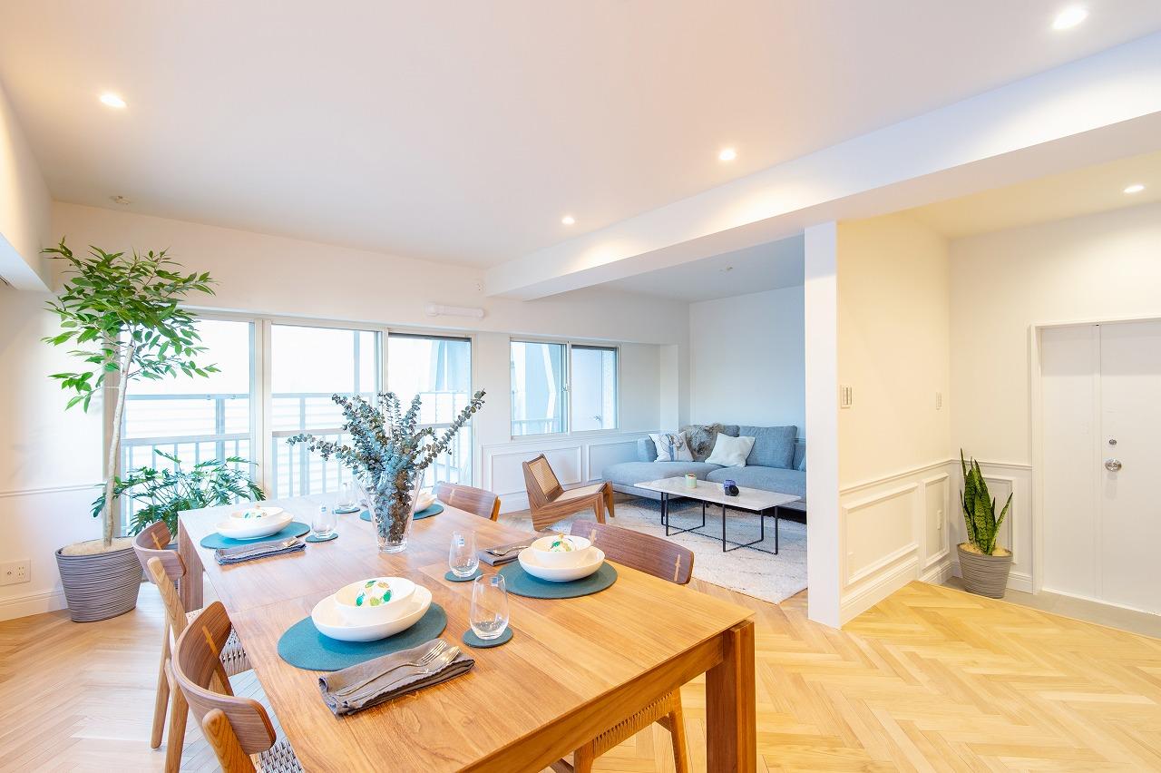 心地よい光と風を運んでくれる二面採光で、おだやかな空気に纏われたリビングダイニングキッチンです。『日常』という大切な時間を豊かに、快適にお過ごしいただける空間です。