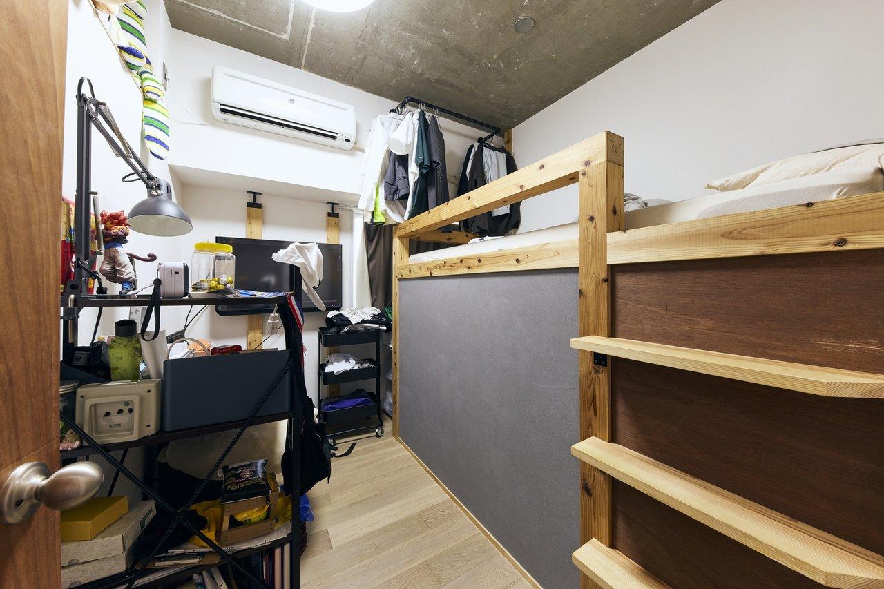 娘さんの部屋と隣接する息子さんの部屋。