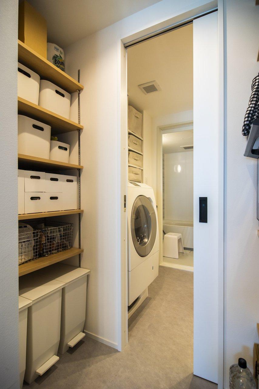 パントリーから洗面室