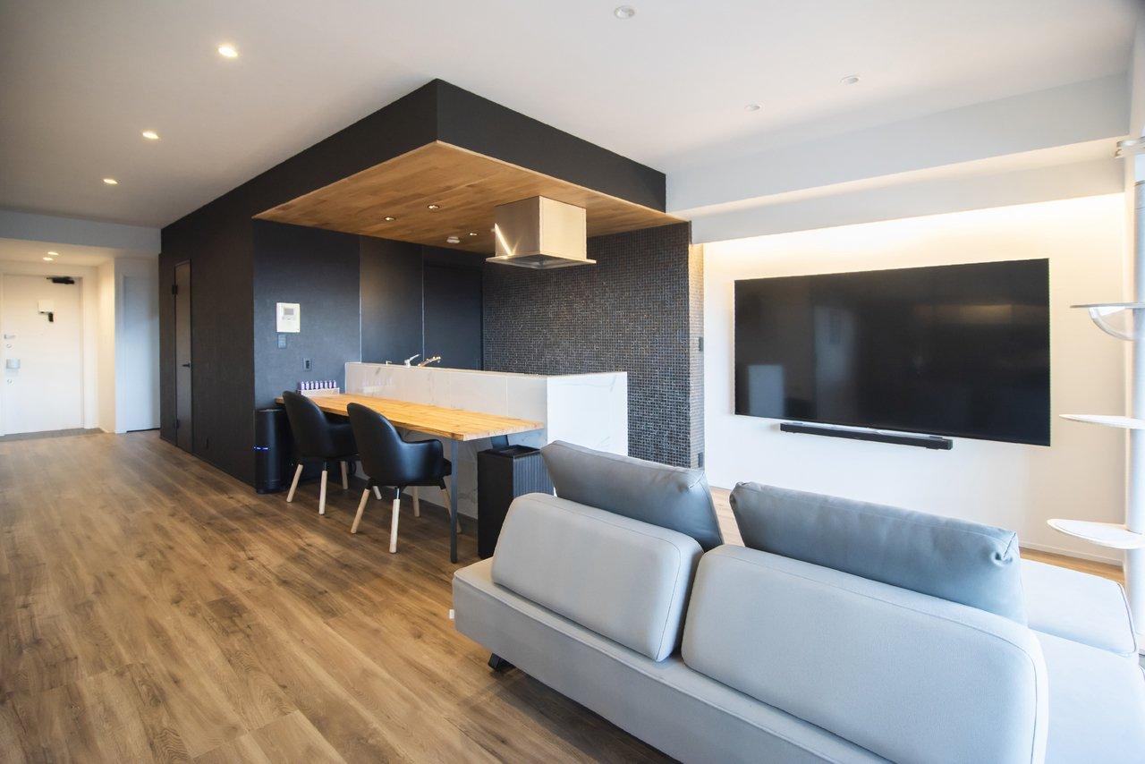 ワークスペース側からの見栄えにもこだわったリビングダイニング。