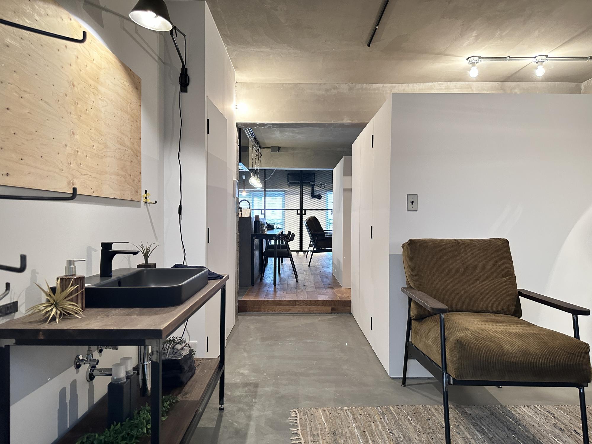 廊下幅は一般的な住宅で採用される幅の約1.5倍となる125センチ幅を取っています。