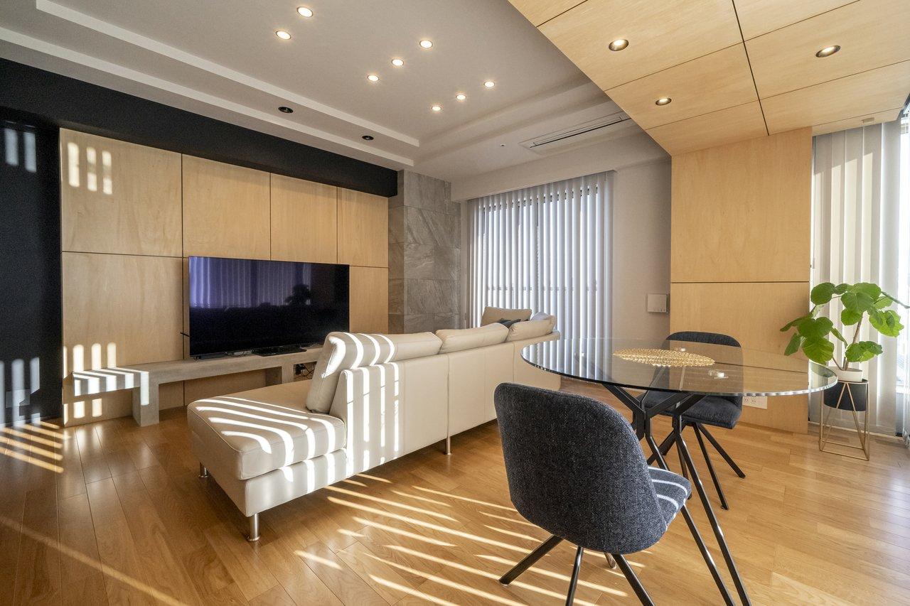 既存を活かしつつ内装デザインを一新したリビングダイニング