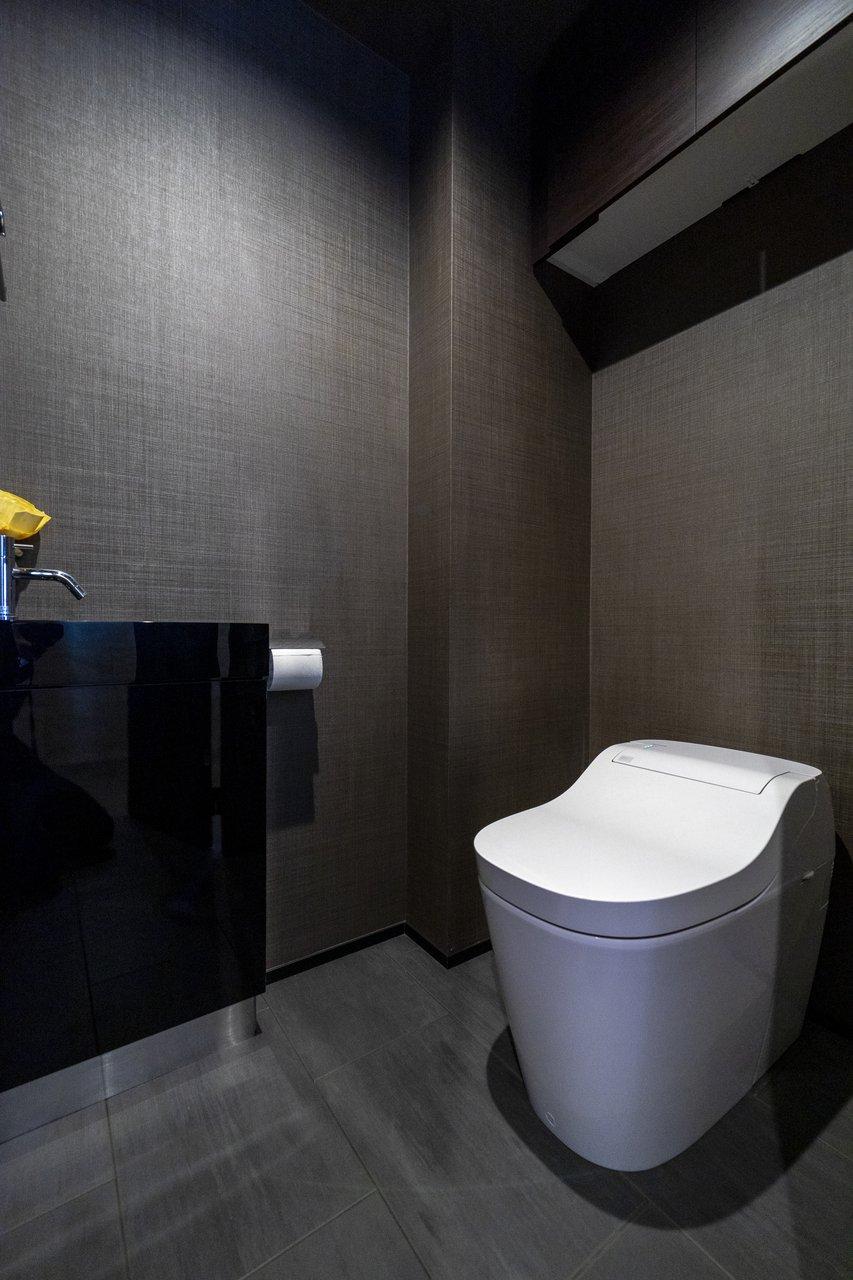 モダンな雰囲気のトイレ