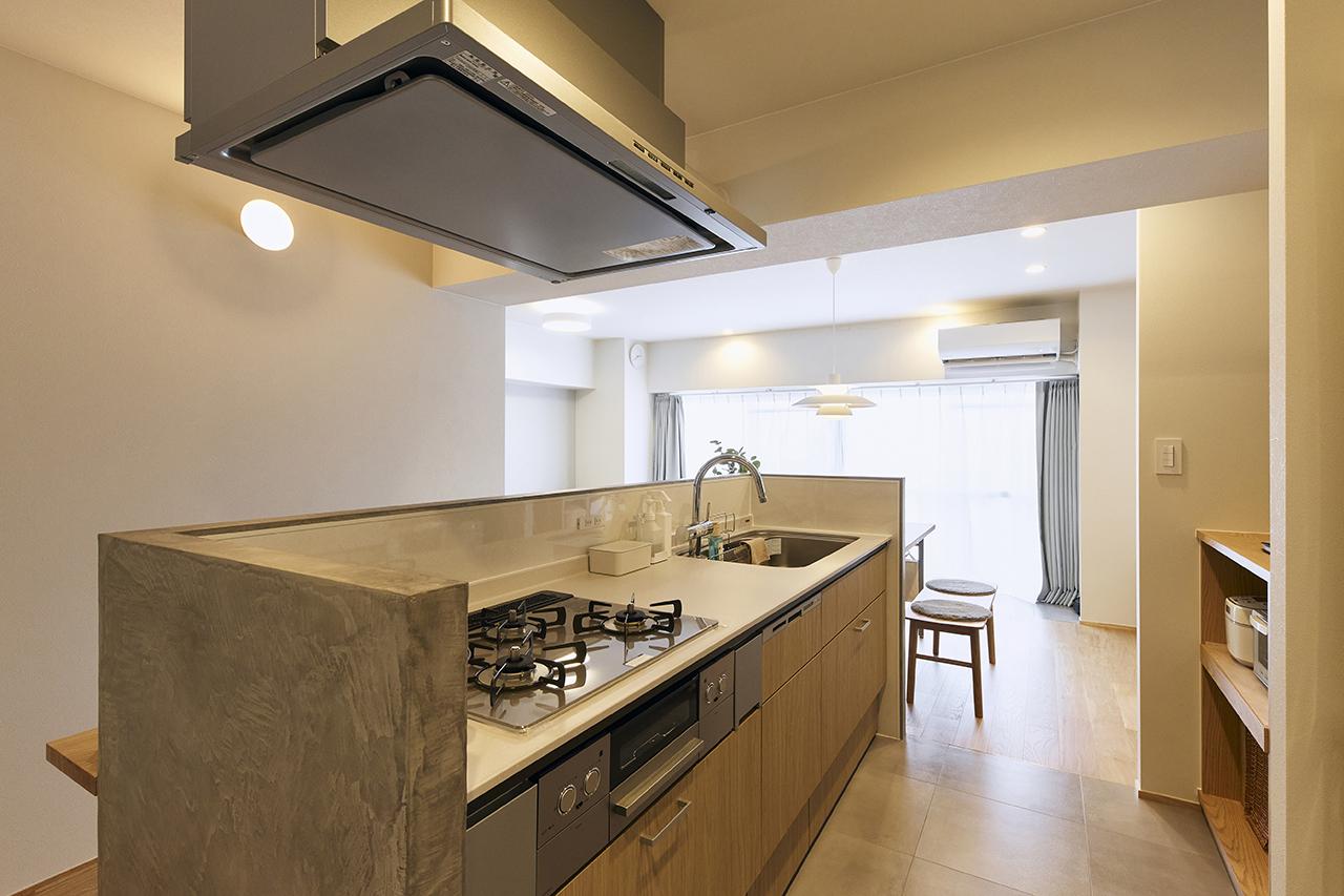 開放感のあるオープンキッチンは、作業スペースも広く使い勝手も◎