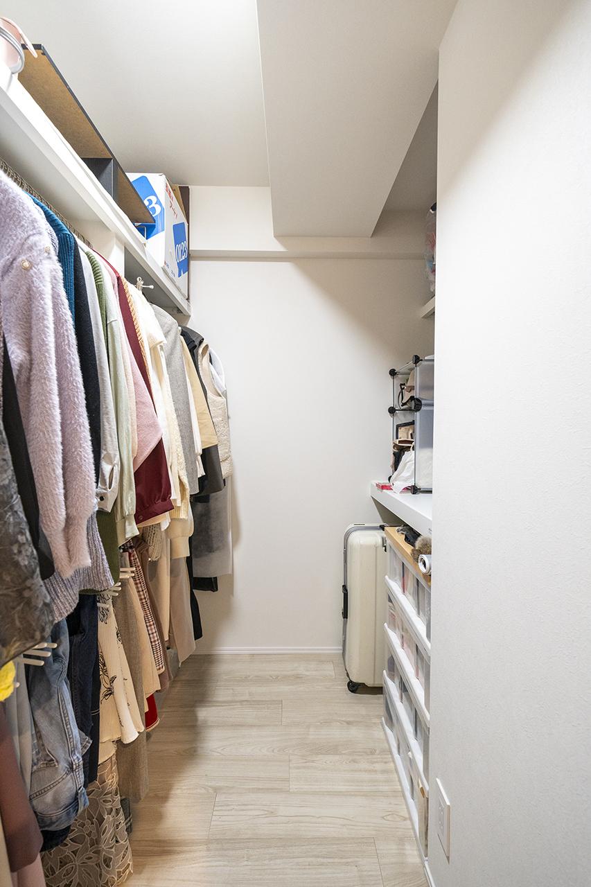 持ち物を一か所にまとめておくことができるウォークインクローゼット