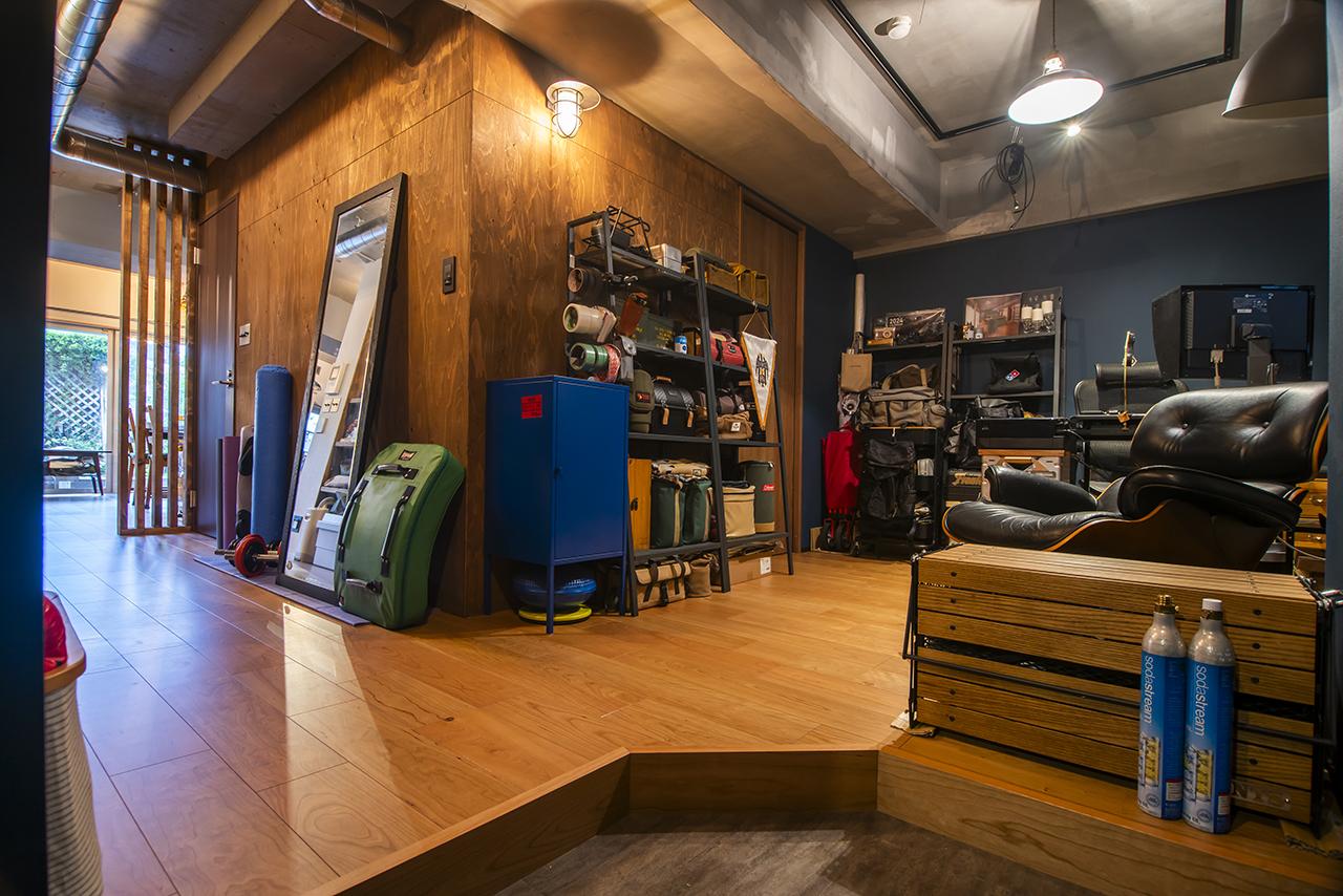 廊下や各居室の扉をなくしたことで、玄関に入った瞬間から開放的な空間が広がります。