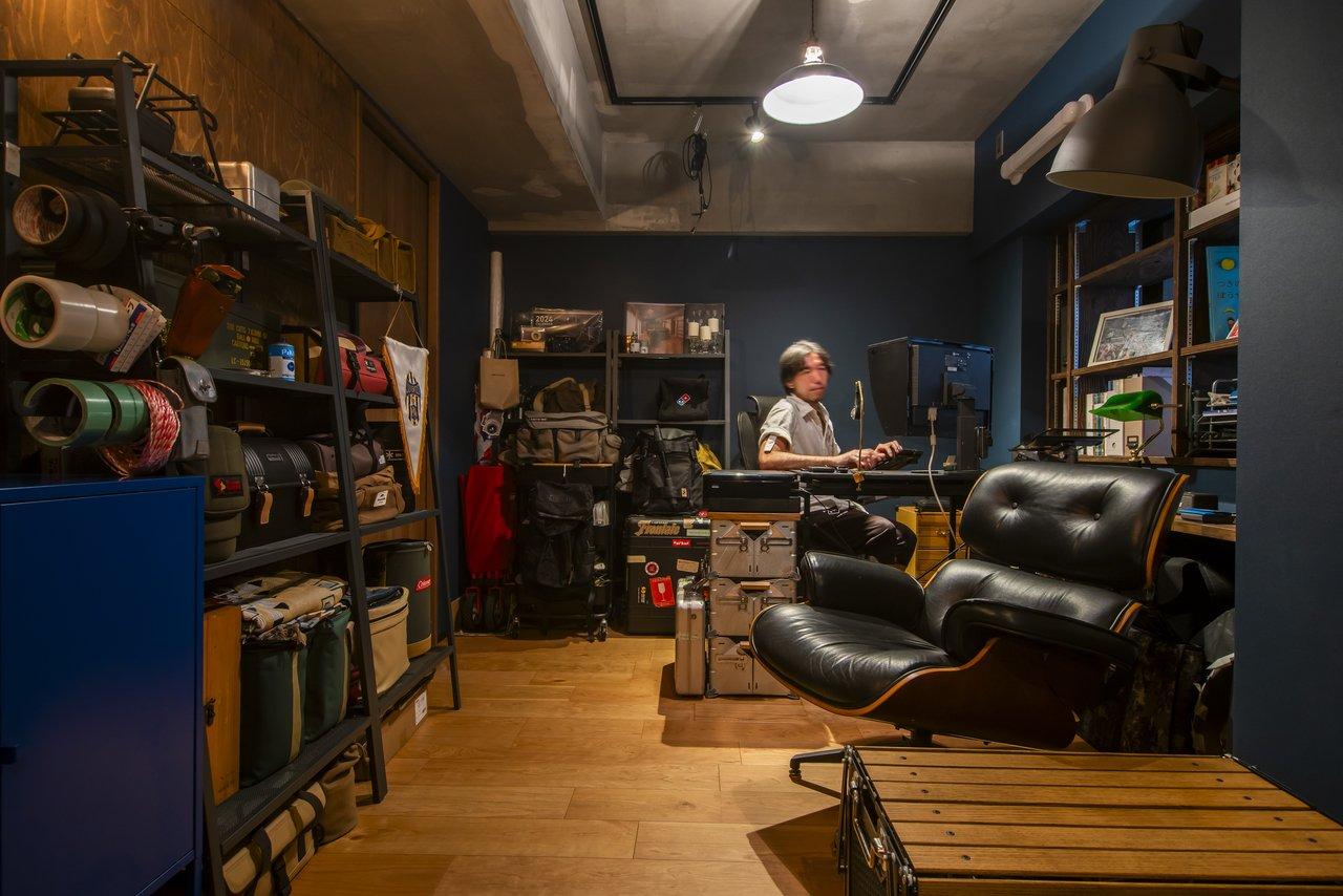 家族みんなで使うことを想定してつくった仕事部屋は、カメラマンのご主人の撮影スタジオとしても活躍。