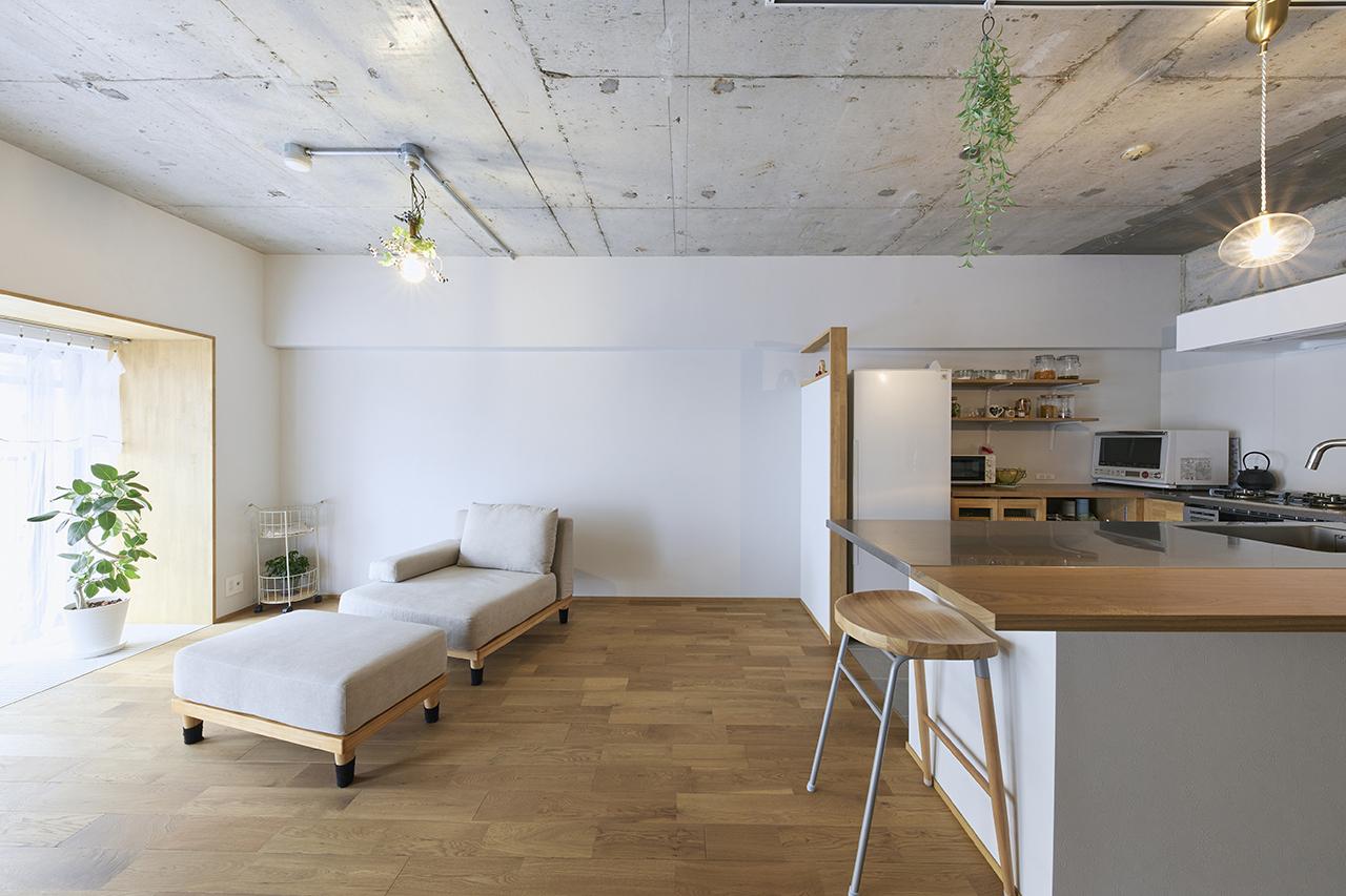 窓からの光の入り具合が気持ち良いリビングダイニング