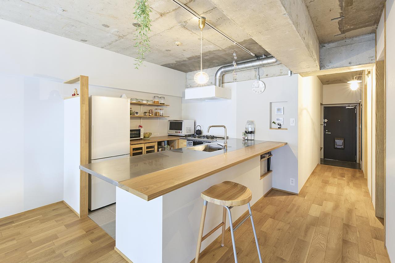 ステンレス天板の造作キッチン