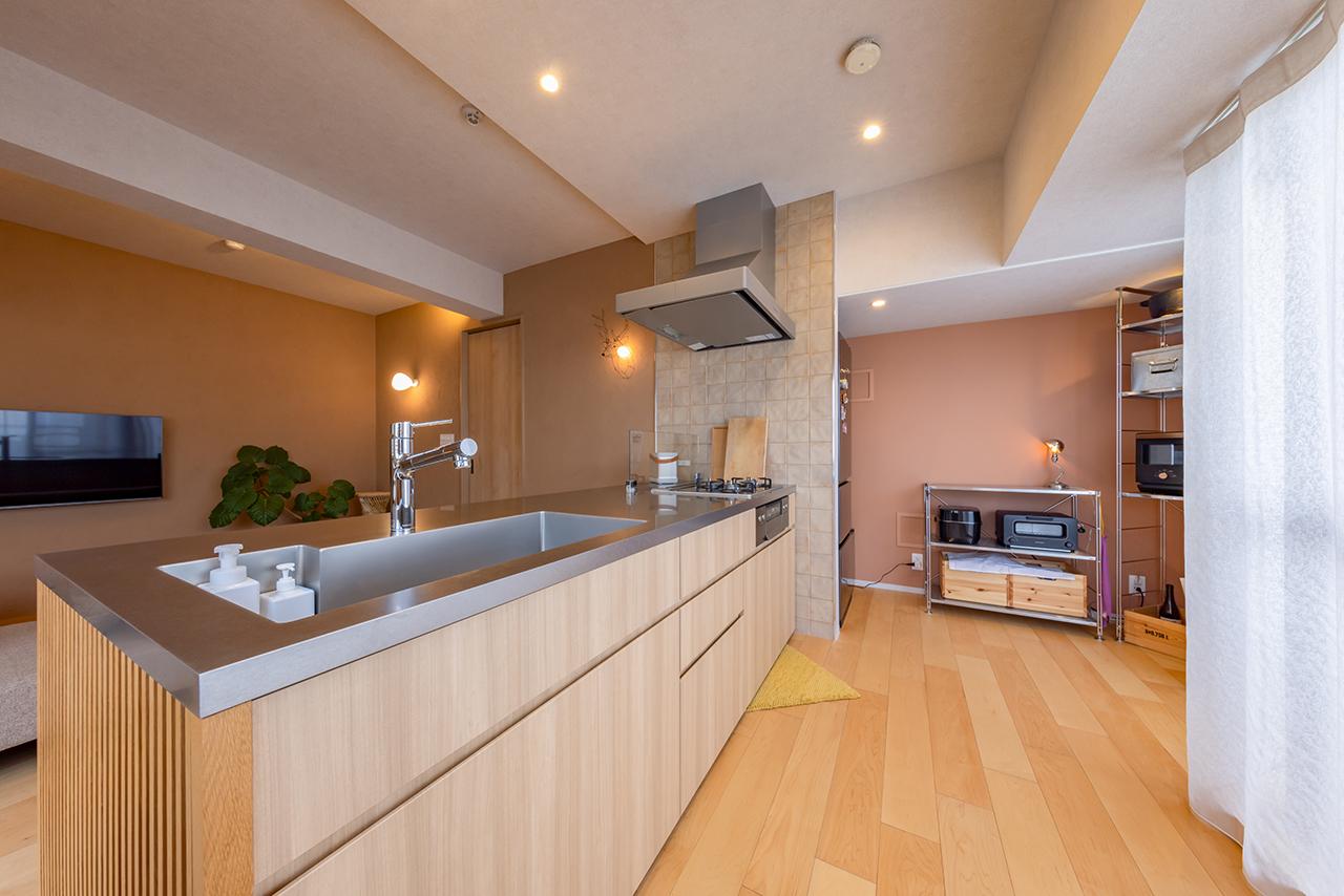 キッチンの奥にはパントリーを新設