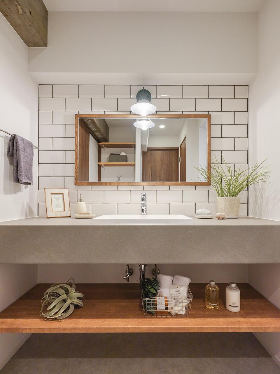 洗面台はキッチンとデザインを統一しました