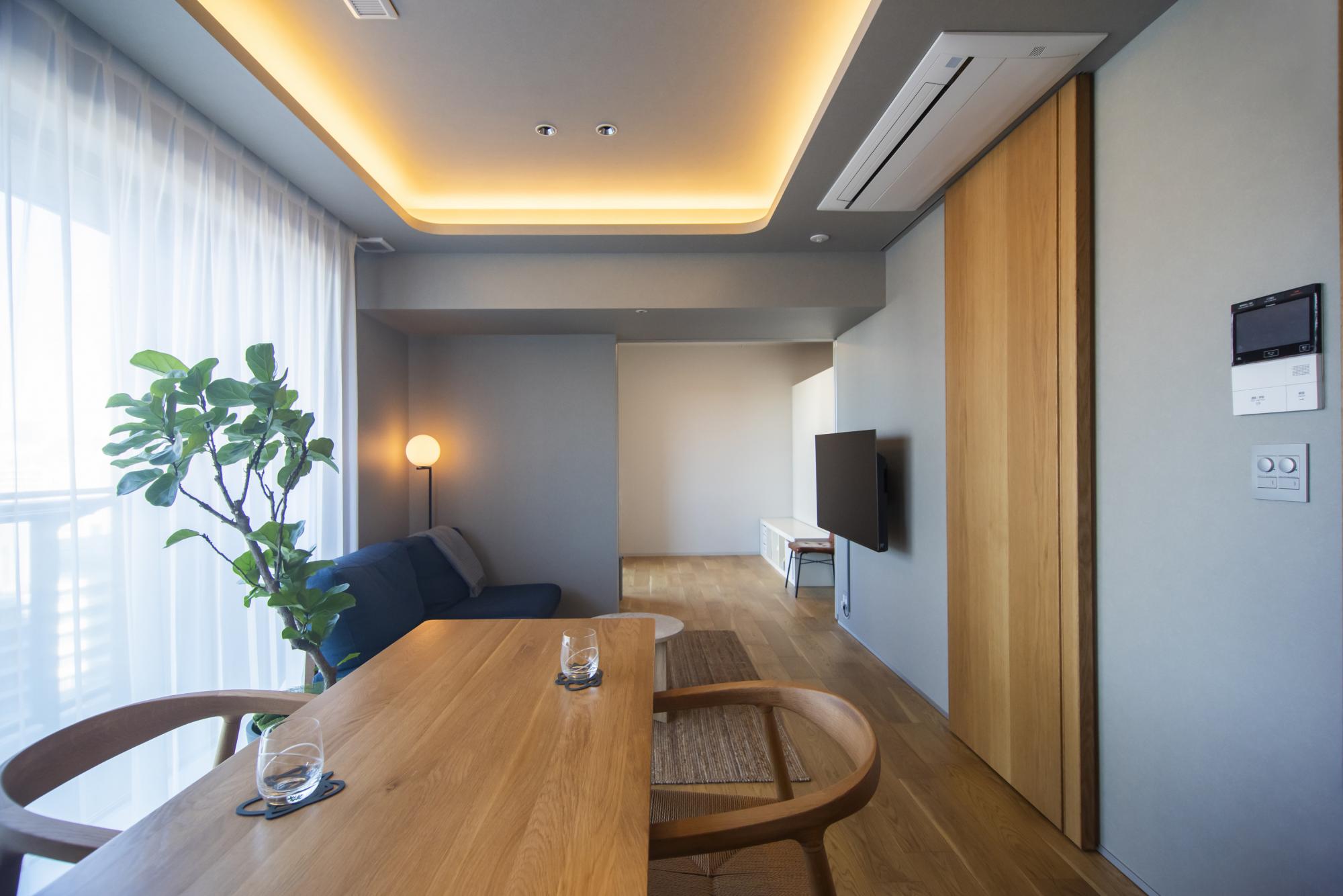 リビングと洋室は開口部を広めに設計し、空間がゆるやかにつながる心地よいレイアウトに。