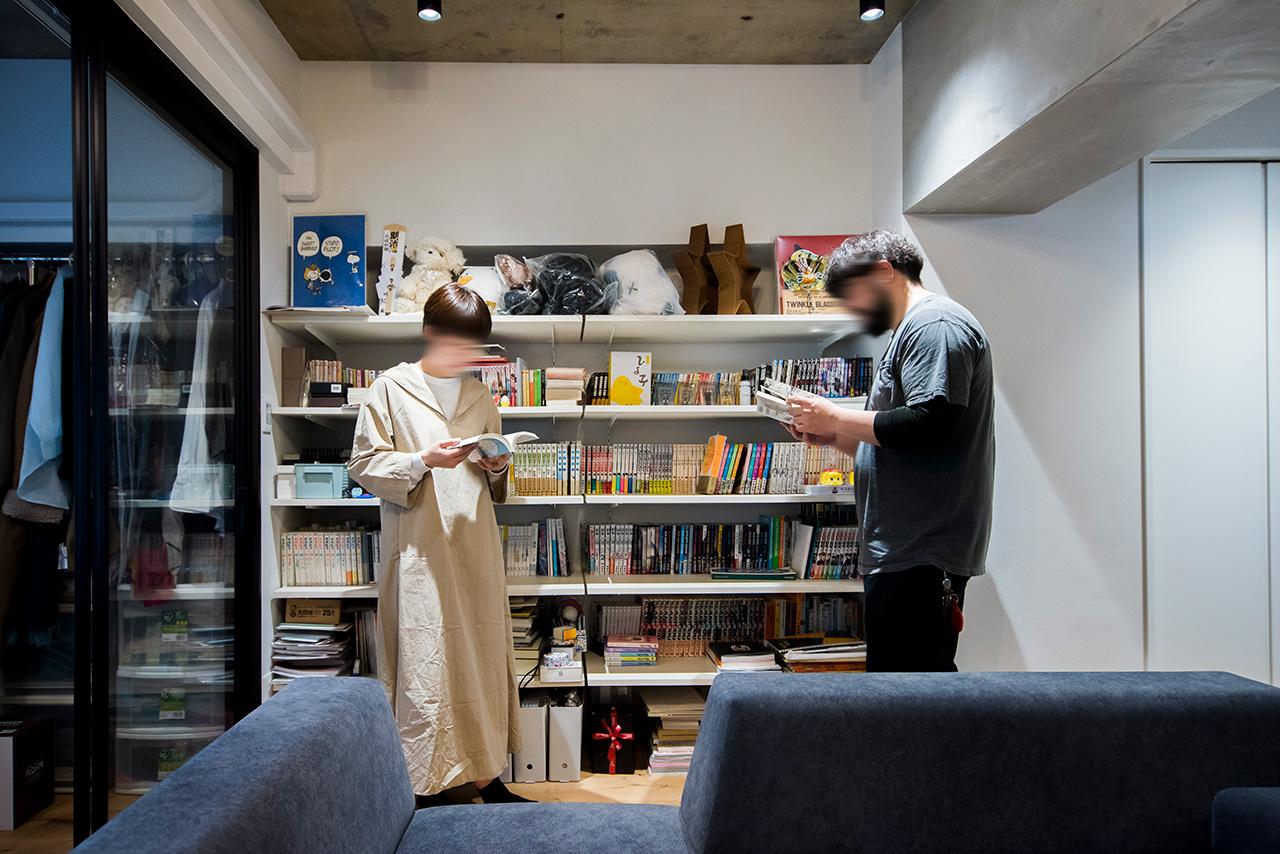 リビングの本棚