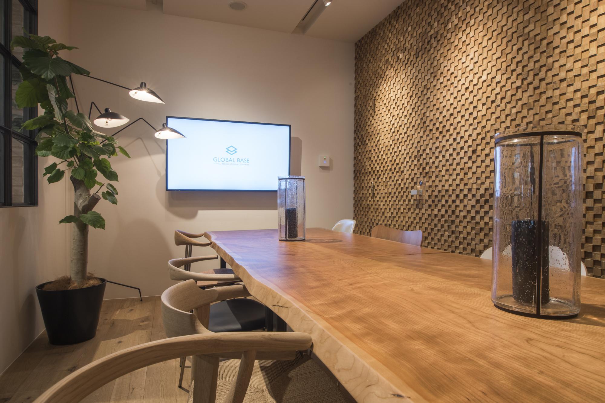 特別にご用意した資料を用いて説明します。