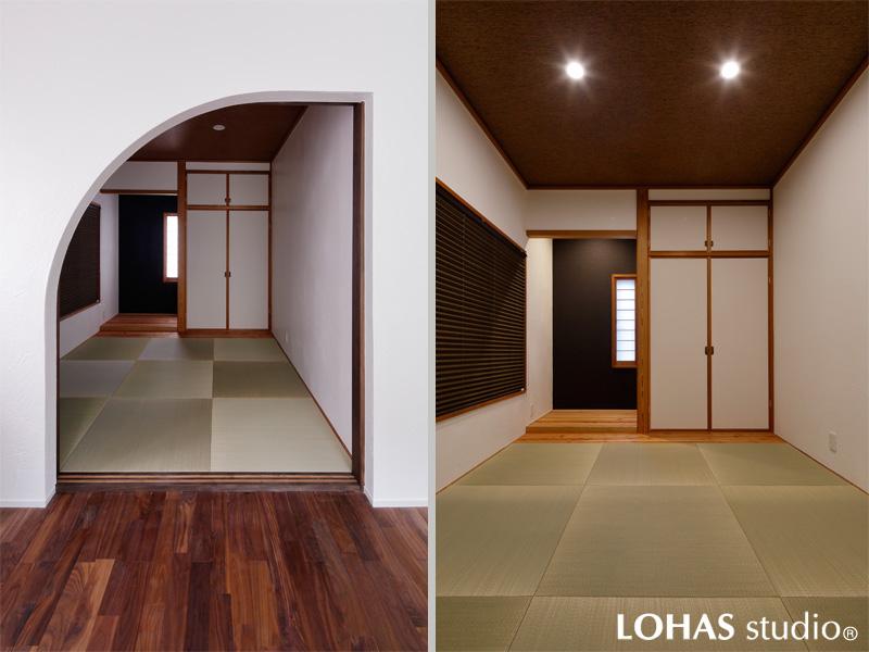 アーチから入るモダンな和室です。明暗のメリハリある構成で独創的な雰囲気。床の間の無垢・国産杉からは自然の香りが漂います。へりの無い畳が室内をより広く見せました。