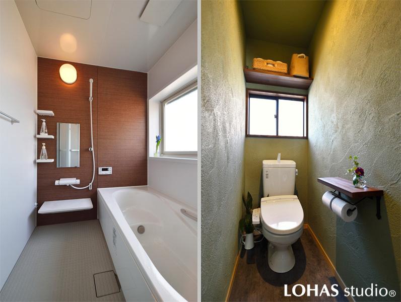 素材感のあるサニタリーです。左)木目調で落ち着いた雰囲気の浴室です。右)よもぎ色の珪藻土を施工した和風テイストのトイレです。ニュアンスを残した塗り跡が上質感を高めました。