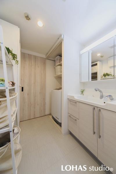 ホームズ ブルーがポイントの家族が一緒の部屋