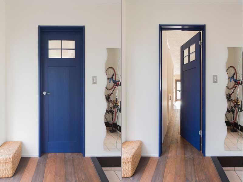 チェッカーガラスを使った造作扉です。瑠璃紺色の颯爽としたイメージ 木素材のブラウンカラーと好相性です。