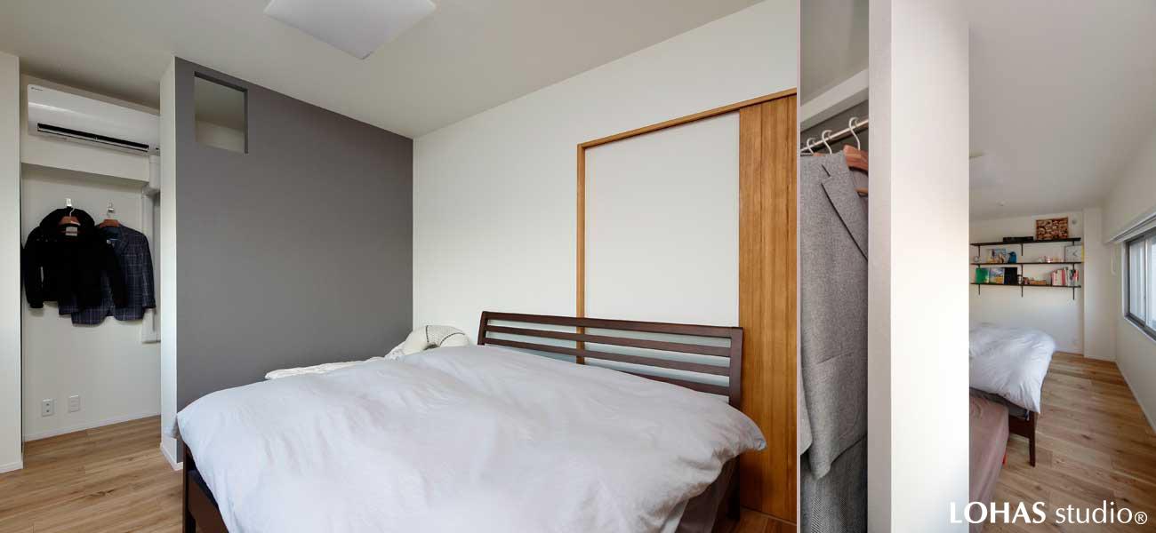 ウォークスルークローゼットを壁裏に設計した寝室です。立ち壁にエアコン風が抜けるよう角穴をデザイン。出入をクロゼット側・寝室側の2箇所に設け回遊動線が生まれました。