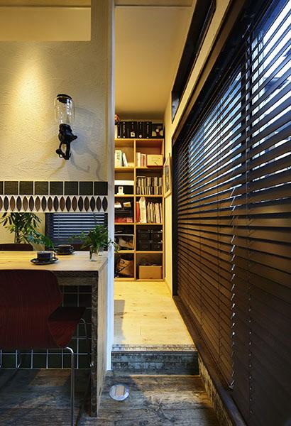 ◆店舗スペースからワークスペースを望んだ様子